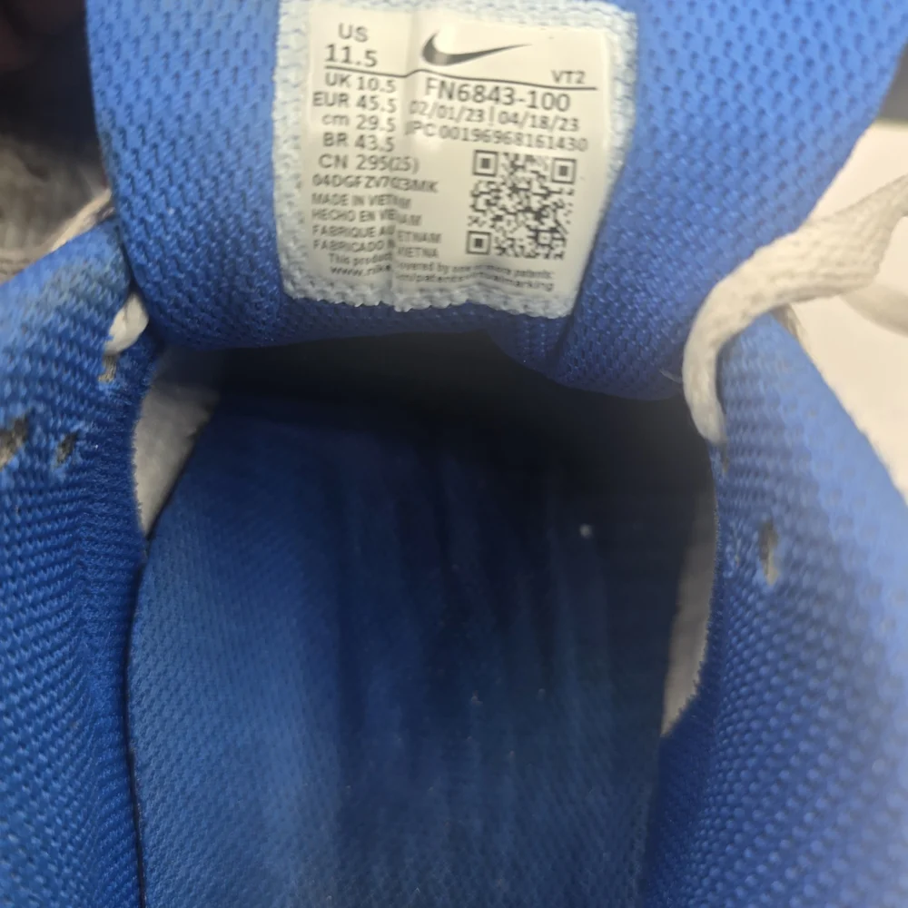 Nike Men's White and Blue‎ Sneakers